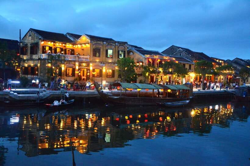Hoi An: Private Evening Food Tour by Bike - Why this food tour feels different from a restaurant crawl