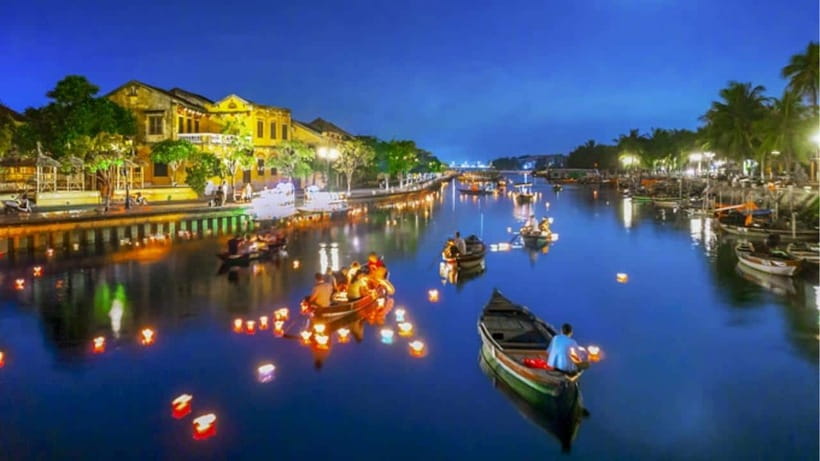 Hoi An: River Lantern Boat Experience with Free 5G eSIM - A 20-minute cruise on the Hoai River