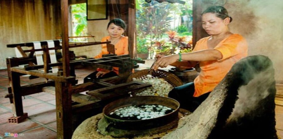 Hoi An: Silk Process, Lantern Making Workshop & Local Food - Champa textiles and the handloom tradition