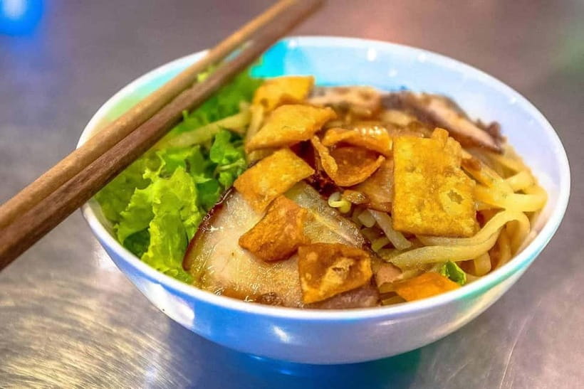 Hoi An Street Food, night market and lantern boat ride - The coffee break that slows the evening down
