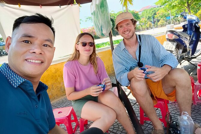 Hoi An street food tour - Bánh Mì and grilled pork along the route