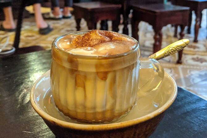 Hoi An Street Food Walking Tour with Local Foodies - Group size, walking, and practical details