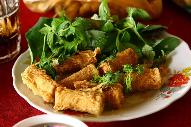 Hoi An Street Food Walking Tour with Tastings - The Food Keeps Coming, So Pace Yourself