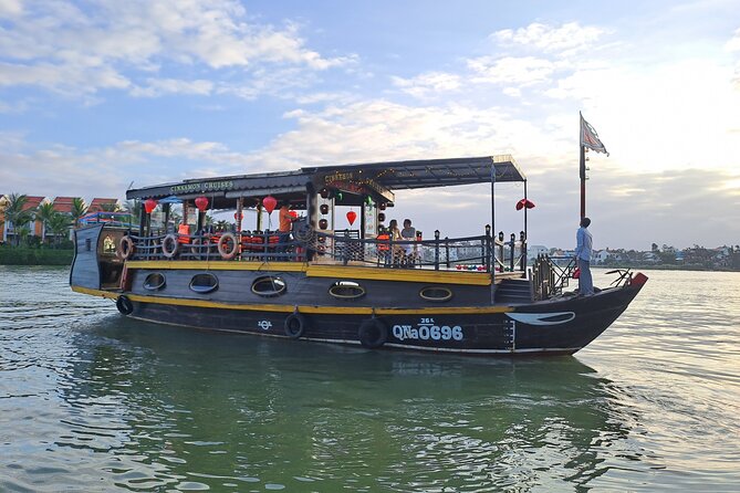 Hoi An Sunset Dining Cruise - Private booking, group size, and the solo traveler issue