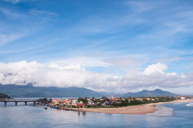 Hoi An to Dong Hoi rides by Private Car service - Leaving Hoi An at 7:00 am
