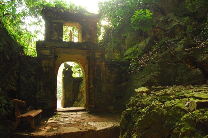 Hoi An To Hue By Private Car via Hai Van Pass, Golden Bridge - The Golden Bridge question needs a clear answer