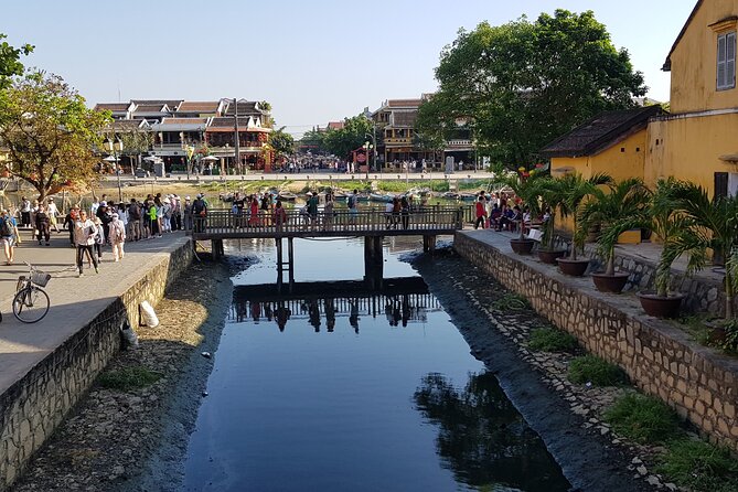 Hoi An town private walking tour with boat trip - Hoi An Market: start with everyday life
