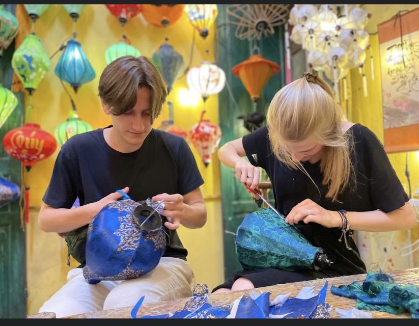 Hoi An: Vietnamese Foldable Lantern Making Class - Picking a shape and silk color