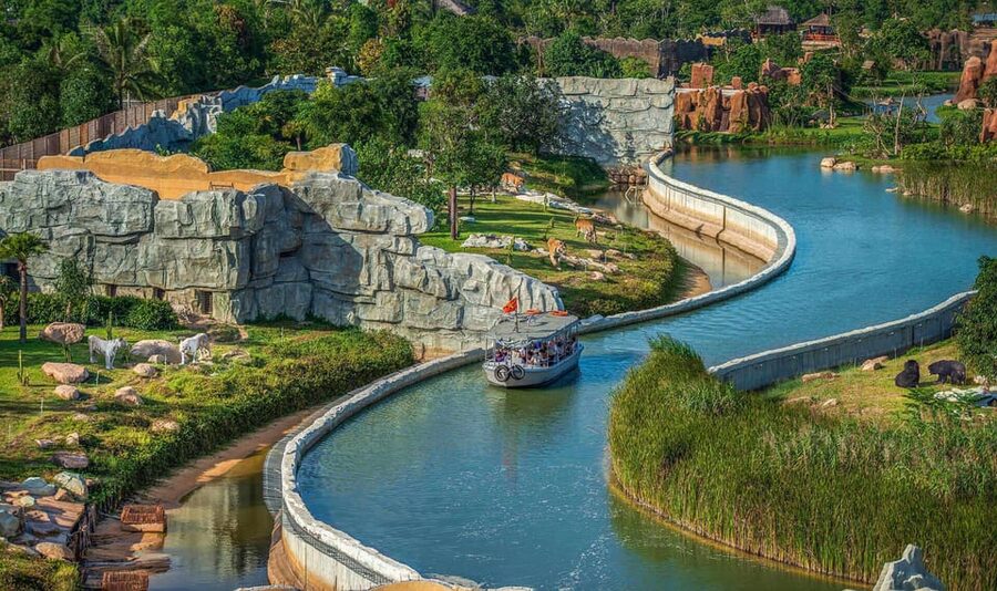 Hoi An: Vinwonders Nam Hoi An Theme Park Entry Ticket - Start at the entrance and plan your route