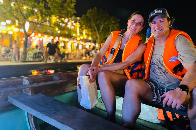 Hoi An Walking Private Tour - Lanterns, Boat Ride & Local Foods - Crossing the Japanese Covered Bridge