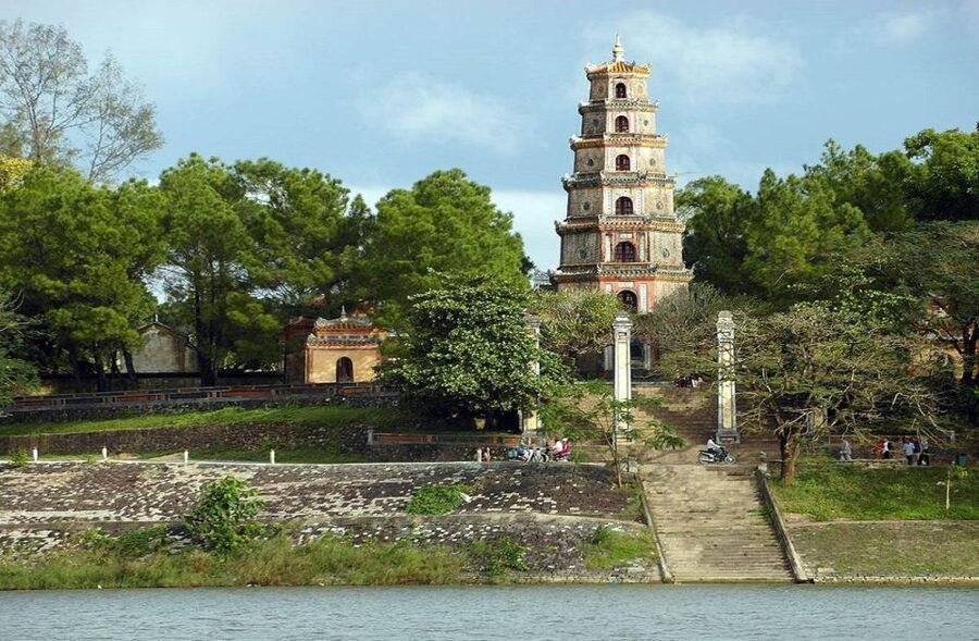 Hue City Tour with Dragon Boat from Hue or Danang or Hoi An - Thien Mu Pagoda and the Perfume River