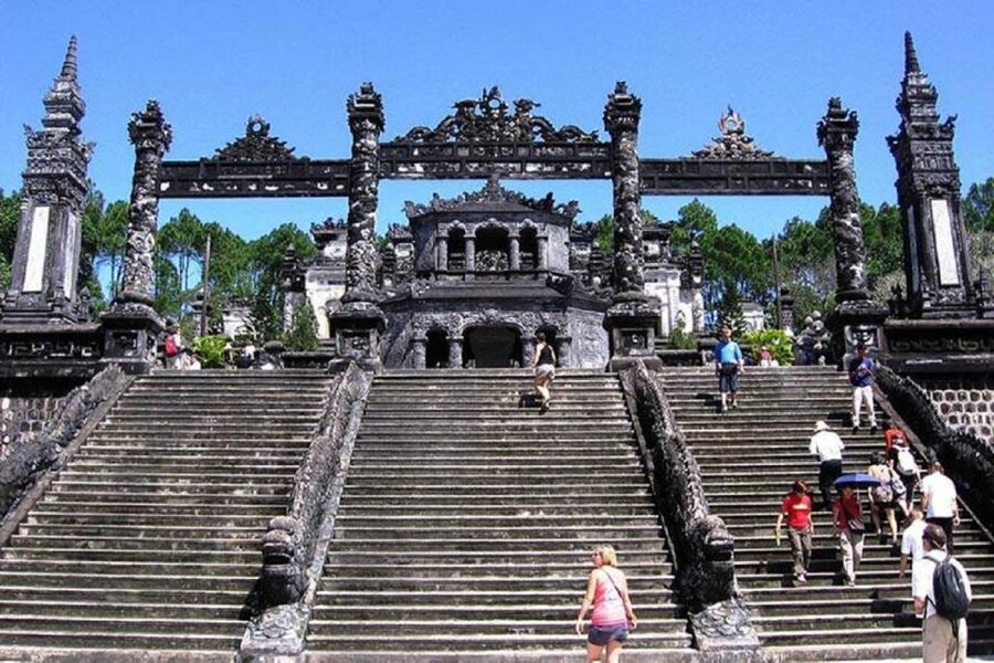 Hue City Tour with Dragon Boat from Hue or Danang or Hoi An - A taste of Hue at lunchtime