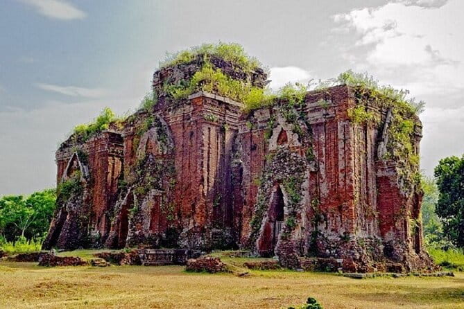 Ky Anh Tunnel & Cham Old Tower By Private Tour History of War - Leaving Hoi An for Thach Tan Village