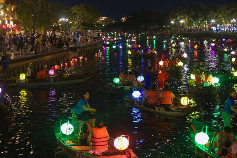 Lantern Release and Night River Boat Experience in Hoi An - My recommendation for Hoi An nights