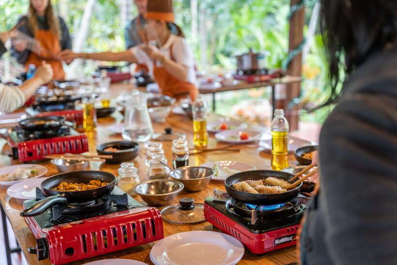Mad Monkey Hoi An Cooking Class & Bamboo Boats - Choosing the morning or afternoon departure