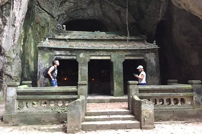 Marble Mountains & Hoian Walking Tour - What the guides add to the day