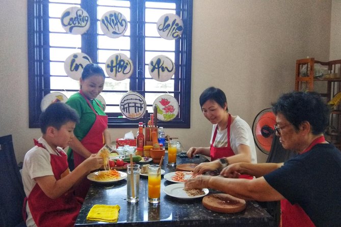 Market- Coffee- Cooking class in Hoi An (JHA2) - A 9:30 coffee pause in Hoi An