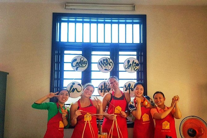 Market- Coffee- Cooking class in Hoi An (JHA2) - Entering Jolie’s house at 10:15