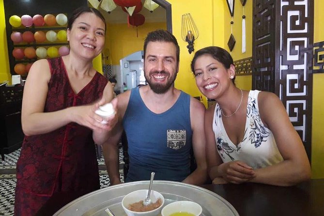 Morning food tour: 11 dishes, white rose making and foot massage - The morning menu: from chao to cao lau
