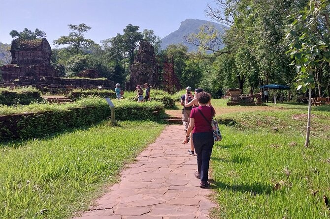 My Son Sanctuary and Boat Trip Sunset private Tour - Time among the temple groups