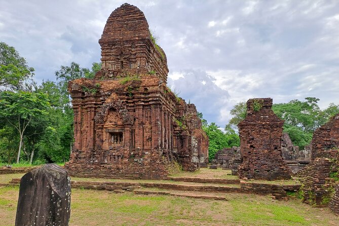 My Son Sanctuary and Marble Mountains from HOI AN OR DA NANG - What the vehicle and pickup add to the value