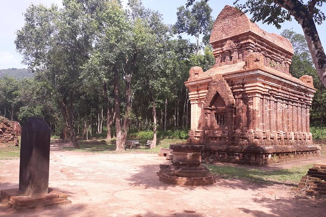 My Son Sanctuary and Marble Mountains from HOI AN OR DA NANG - A noodle lunch keeps the day simple