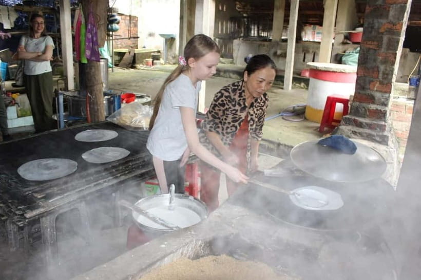 MY SON SANCTUARY - RICE PAPER MAKING DELUXE TOUR FROM DANANG - A local home and the rice paper lesson