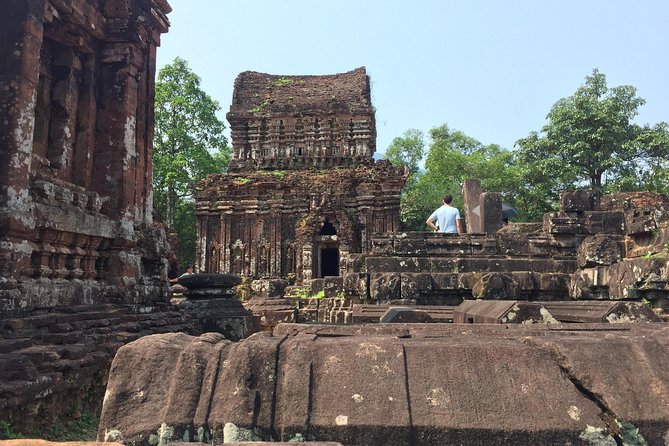 My Son Sanctuary - small group tour and Thu Bon river cruising - A local lunch after the ruins