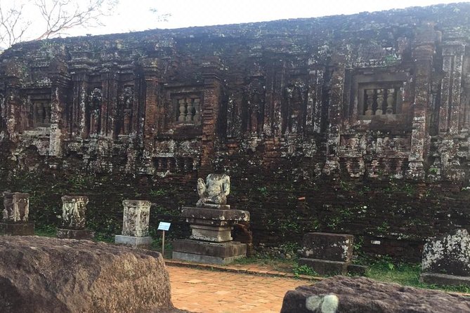 My Son Sanctuary - small group tour and Thu Bon river cruising - How the small-group format affects the experience