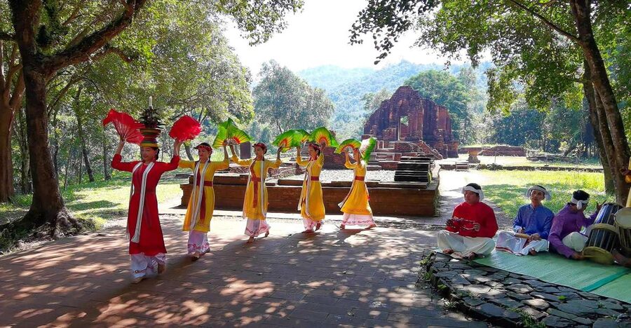 My Son sunset small group tour with boat trip - From Hoi An to the red-brick towers
