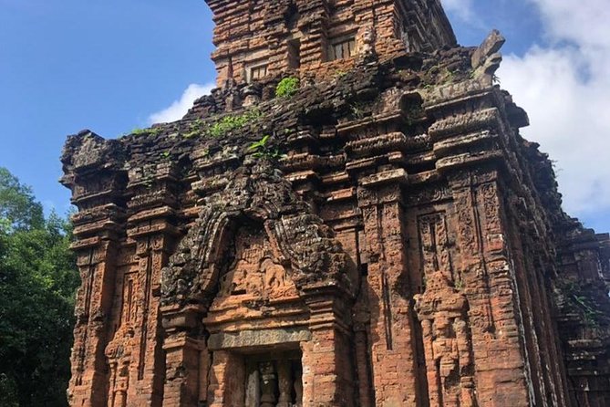 My Son Sunset Trip with Banh Mi and Cruise from Hoi An/ Da Nang - What the temple visit feels like in practice