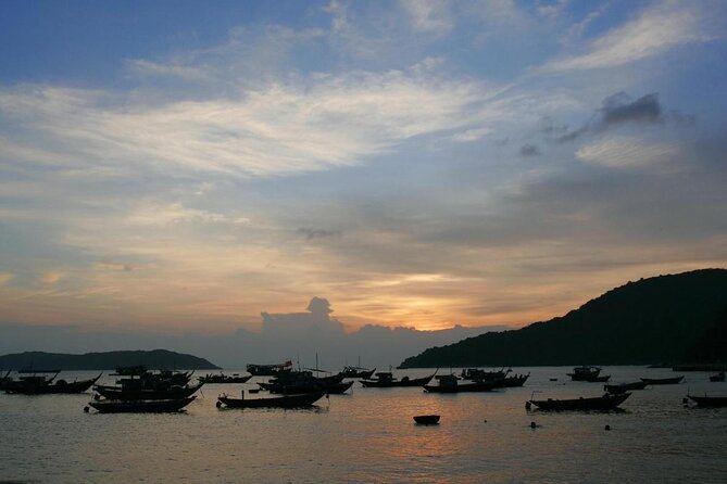 PRIAVATE DaNang CITY TOUR-FOOD TOUR-Sunset BOAT TRIP on Han river - Marble Mountains and the two faces of Am Phu Cave