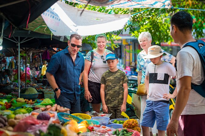 Private Biking, Farming, & Cooking Class in Hoi An - Working in the Tra Que vegetable garden