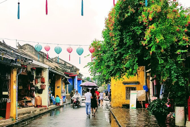Private Food Tour and Hidden Gems in Hoi An - Cao Lau, Hoi An’s local noodle specialty