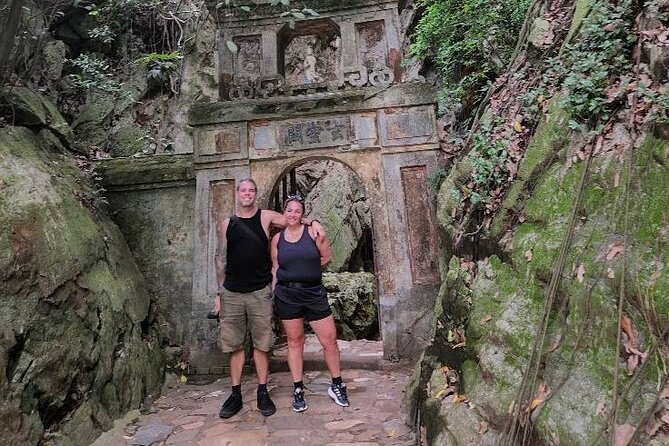 PRIVATE GuidedTOUR to Marble Mountain-Am Phu Cave-Monkey Mountain - How the guide and private vehicle affect the experience