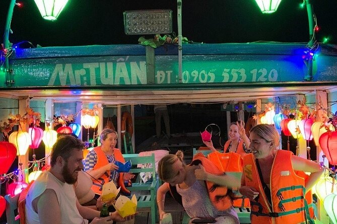 PRIVATE Hoi An Ancient Town - Night Market Street Food By Night - The Main Strengths and the One Real Limitation