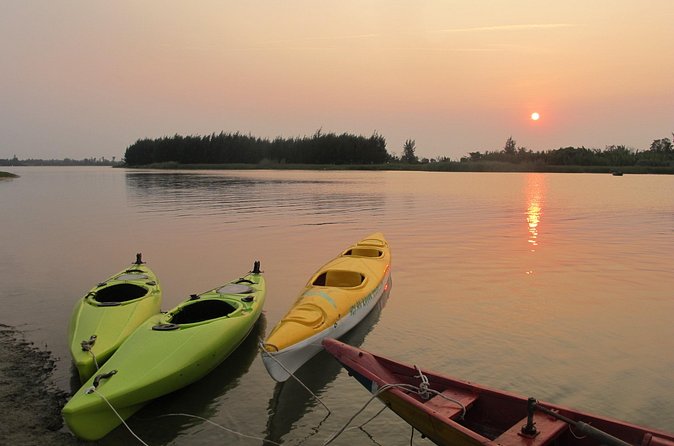 Private Hoi An Bike and Kayak Guided Tour with Lunch - What the $93 price really covers
