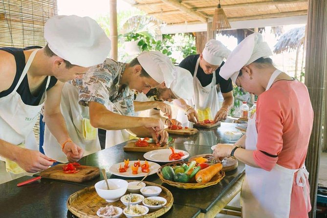 Private HoiAn Ancient Town Night Market Street food tour by Night - Mot tea and the social side of eating