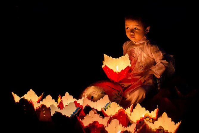 Private Night Boat Trip and Floating Lantern on Hoi An River - Waiting, boarding, and the 20-minute ride