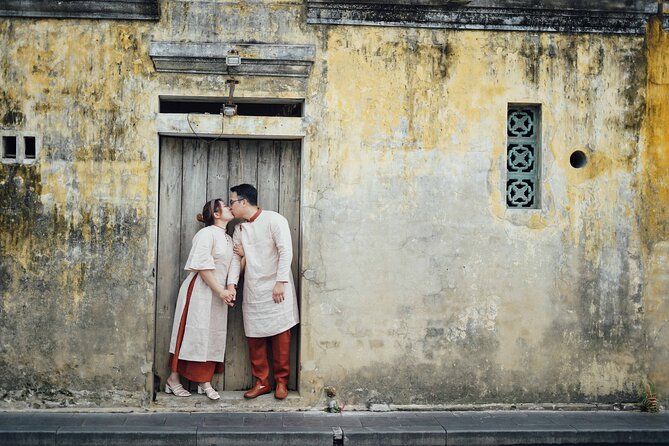 Private Photo Shoot in Hoi An - The Japanese Covered Bridge gives you Hoi An in one frame