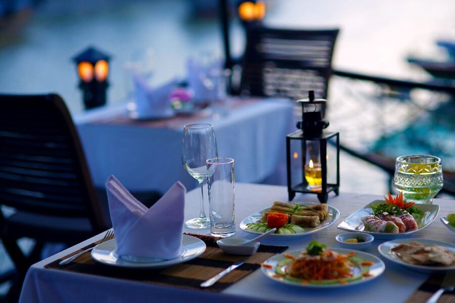 Romantic Sunset Dinner Cruise in Hoi An - Music, service, and the pace of the evening