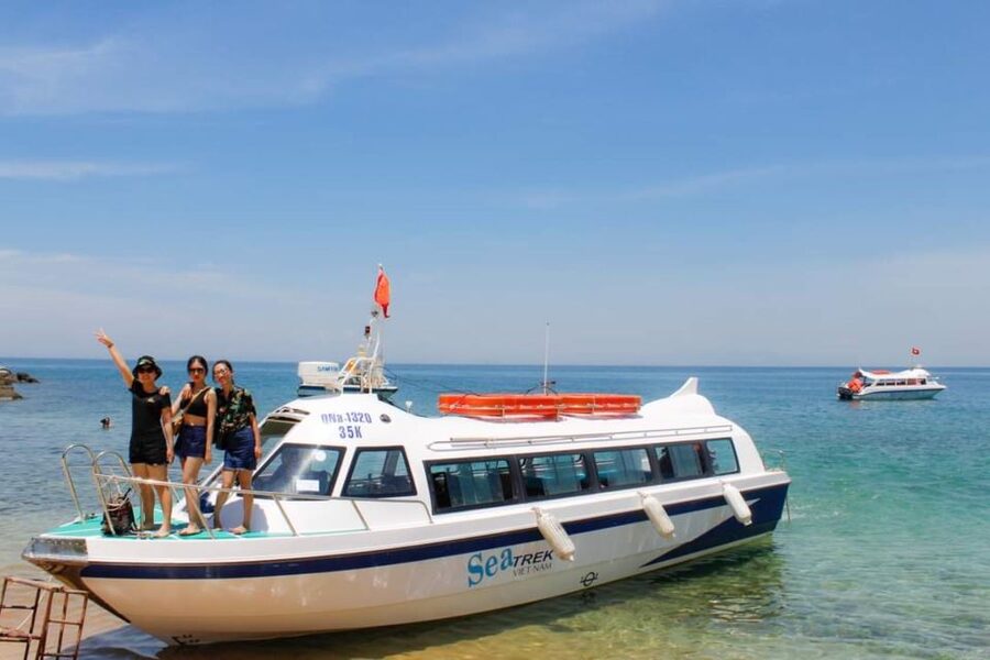 Snorkeling Cham Island: Snorkeling Tour by Speed Boat - Seafood lunch at Cham Jungle Restaurant