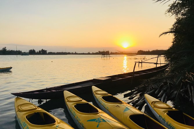 Sunset Paddle and Lantern Town - From your hotel to the Cam Thanh waterways