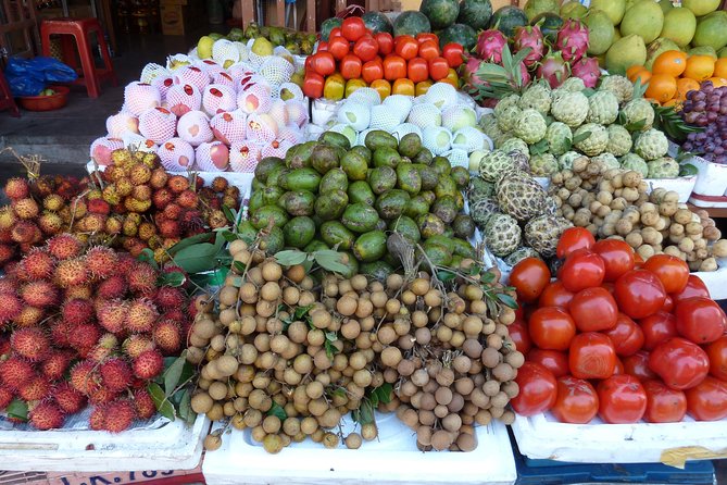 The 10 Tastings of Hoi An: Private Street Food Tour - Hoi An Market, seasonal fruit, and the pace of local life