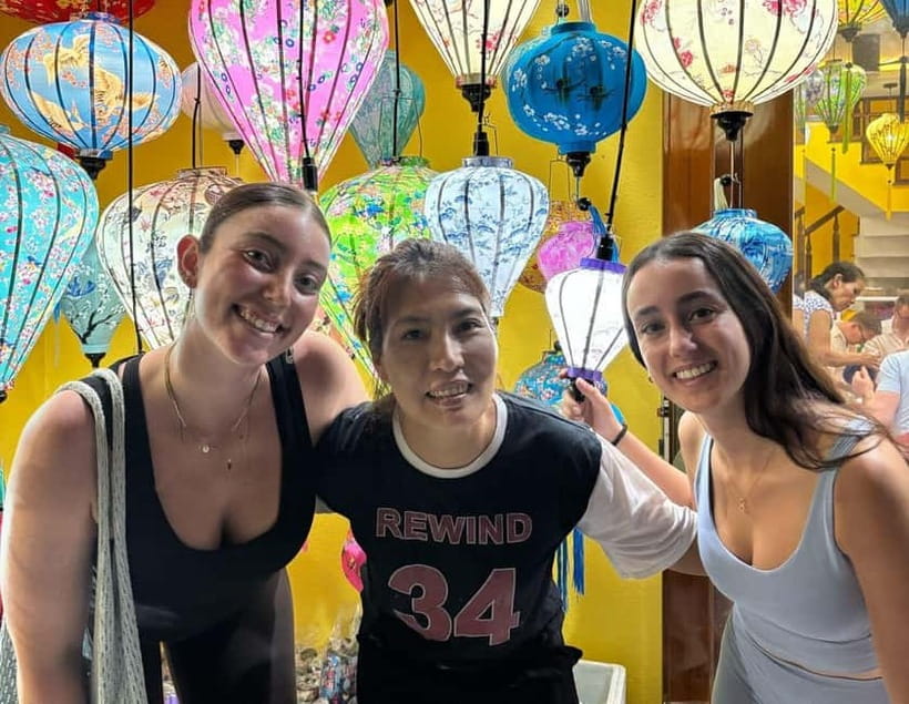 The Lantern Lady: Traditional Lantern Class in Old Town - Key points at a glance