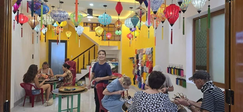 The Lantern Lady: Traditional Lantern Class in Old Town - Who will enjoy The Lantern Lady most?